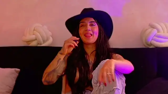 EmmyEvans1: онлайн-секс-чат