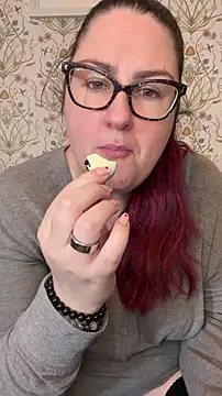 Lacey-BBWのライブXXXチャット