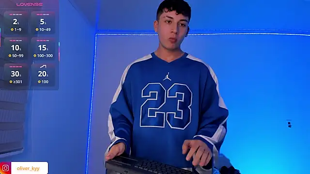 oliver_kyy Show Webcam