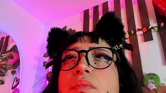 MeowMota_ Chat XXX in diretta