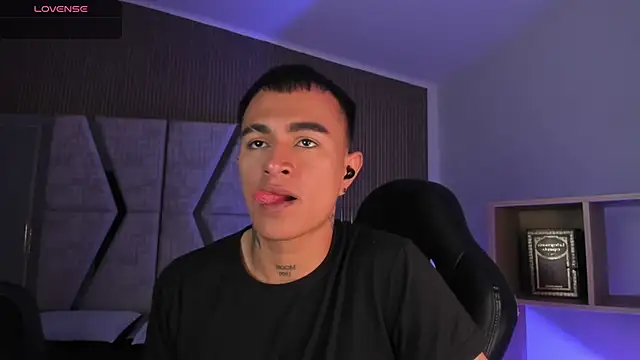 LiamDeep élő XXX-chatje