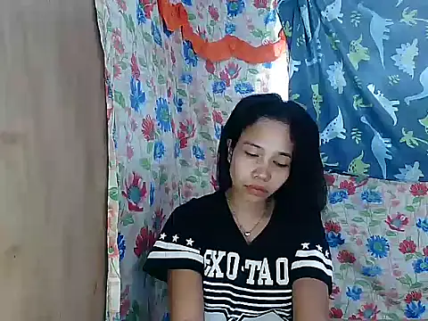 دردشة PinaySkinnyGirl الجنسية المباشرة