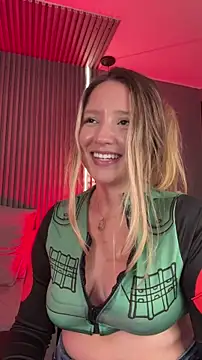 Živý XXX chat MiaPetit_