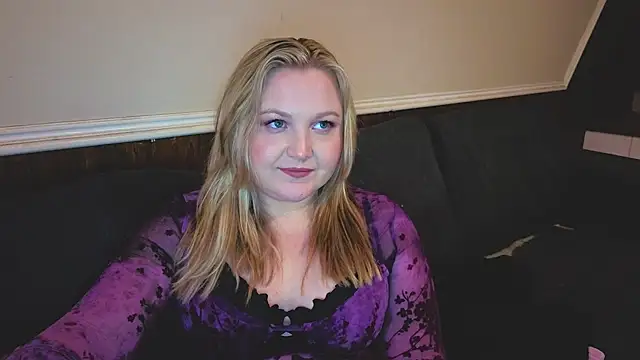 PhatAssBlond 网络视讯表演