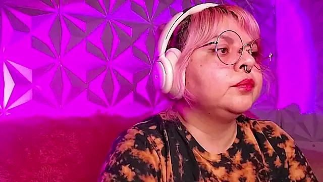 XXX chat uživo modela Satyn_doll