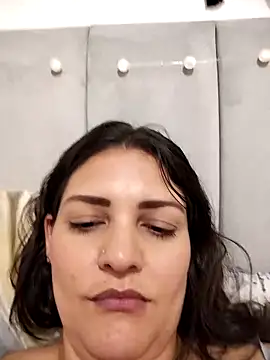 Chat XXX en directo de Mia_Hampton