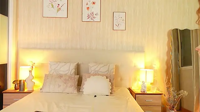 ZamphyraNightt Chat XXX in diretta