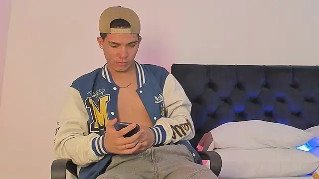 Marcus_Moreno Live XXX-chat