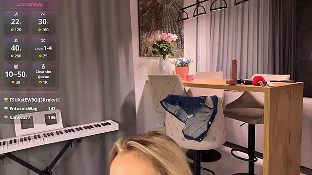 Sexy_Katze Adlı Modelin Canlı XXX Sohbeti