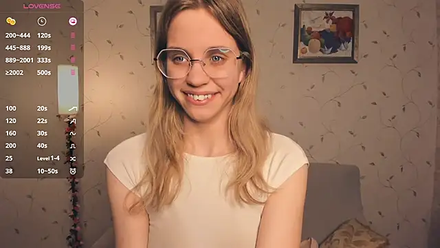 JoanBaggottn Live XXX chat