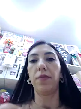 Chat +18 de LunaZambrano ao vivo