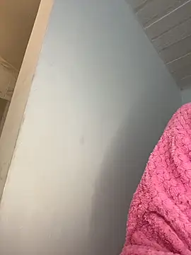 Antonella_Julieta: διαδικτυακό σόου στην κάμερα