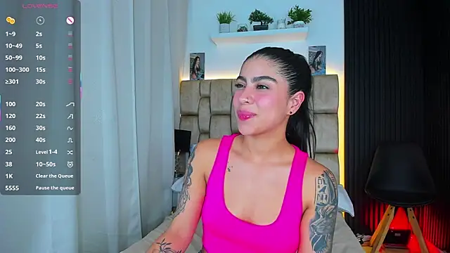 Chat +18 de little_sophie18 ao vivo