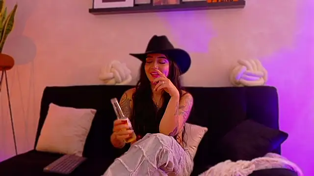 EmmyEvans1 – Naživo XXX chat