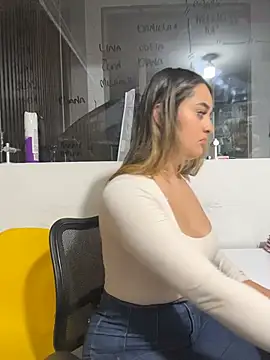 Antonella_Julieta 现场XXX聊天