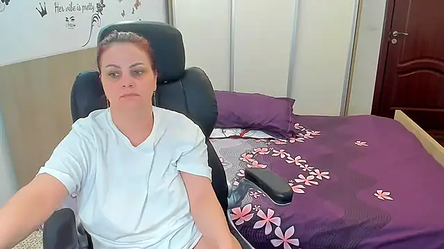 Pokazy przed kamerką – Adelamilfsex