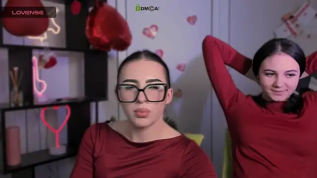 mira_vibe Adlı Modelin Canlı XXX Sohbeti