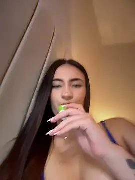 _celeste__moore Adlı Modelin Canlı XXX Sohbeti