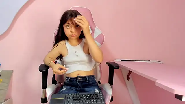 CharlotteMuller লাইভ XXX চ্যাট