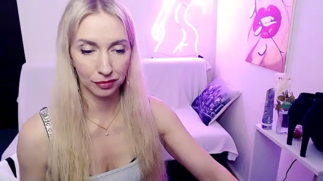 Cute_Smile_Shy Chat XXX live