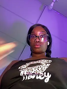 Czat XXX na żywo – Black_girl3