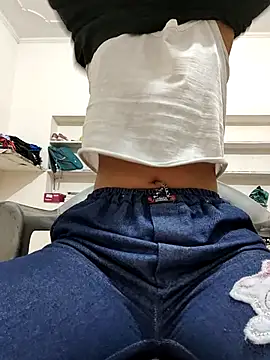 Isha_kumari_69のライブXXXチャット
