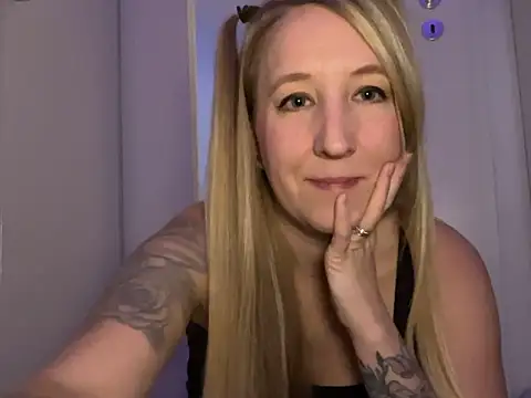 Živý XXX chat Ninimaus