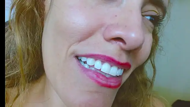 Онлайн чат XXX chantalsemenova1