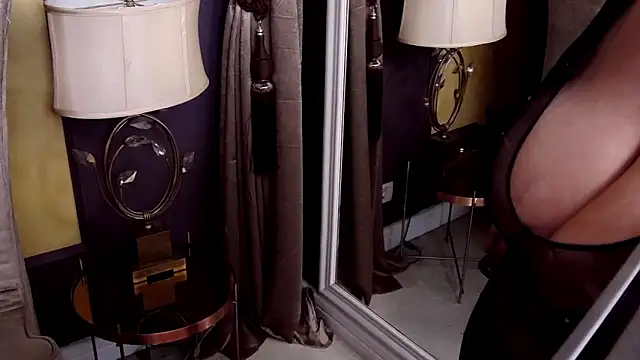 Онлайн чат XXX BustyGizelle