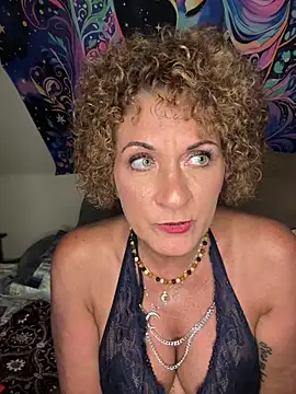 SuzyCatzz 웹캠 쇼