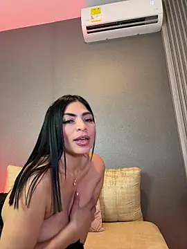 Chat +18 de Carolina_Novoa ao vivo