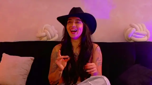 EmmyEvans1 Chat XXX live