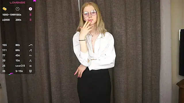 ToyaPletz's Live XXX Chat