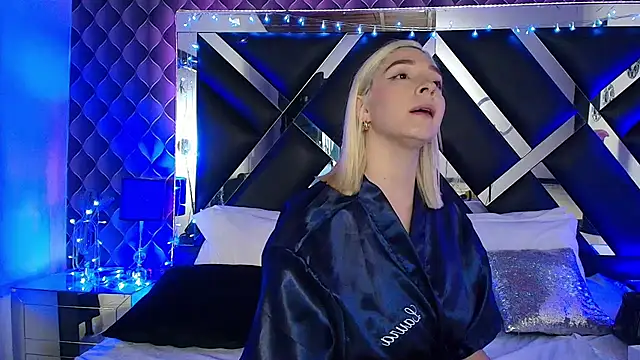 victoriaa_lee_ élő XXX-chatje