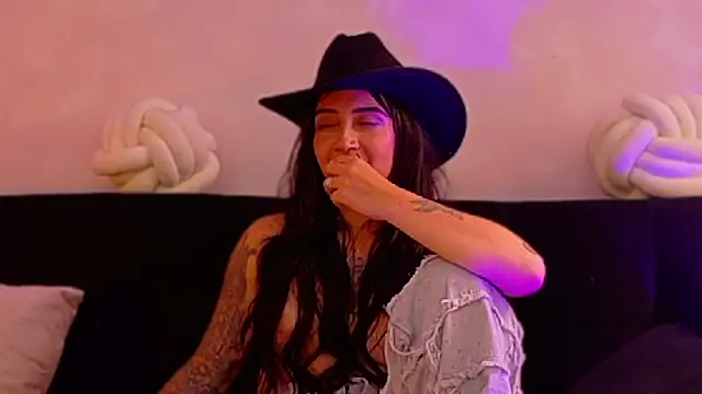 Chat +18 de EmmyEvans1 ao vivo