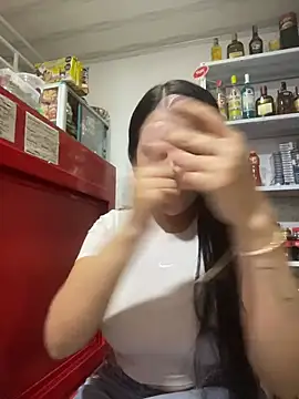 Chatroom XXX en direct de Sara_fun