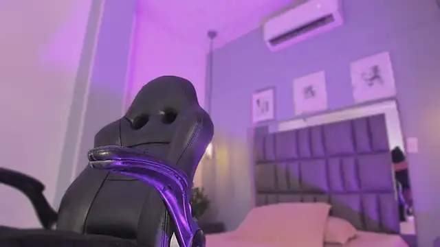 Živý XXX chat renee_shelby_