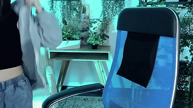 Elainebeness 现场XXX聊天