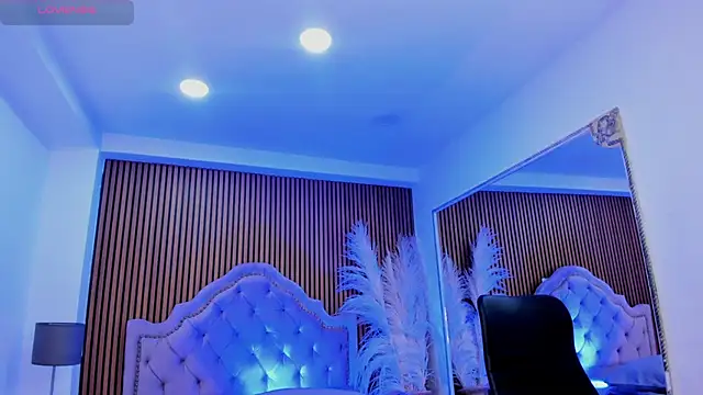 SelenaStonne Adlı Modelin Canlı XXX Sohbeti