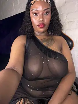 QUEEN_NOBUHLE_FEMDOM_777 élő XXX-chatje