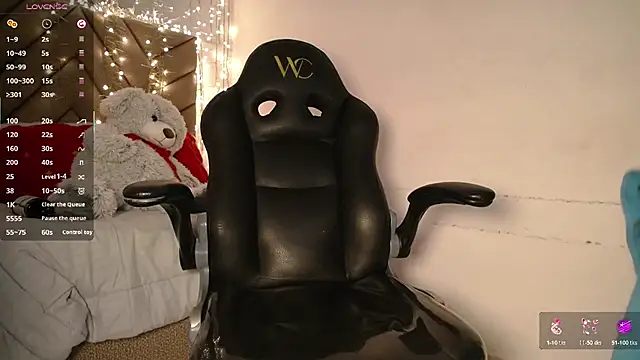 heluejamil's Live XXX Chat