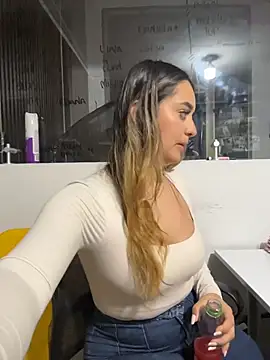 Chat XXX en directo de Antonella_Julieta