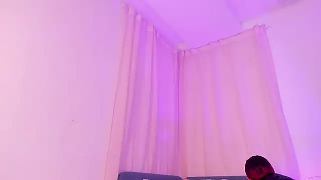 Victoria_Beaumont Adlı Modelin Canlı XXX Sohbeti