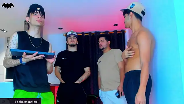 TheBatMansion: вебкам-шоу