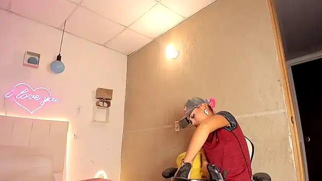 lilith_horny 网络视讯表演