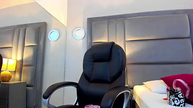 GabyMoreau – Naživo XXX chat