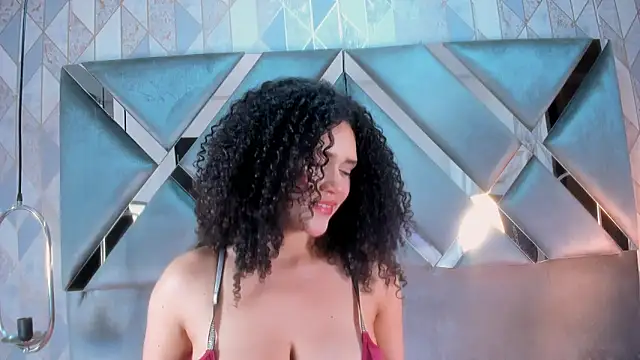 Lilithadams1 – Naživo XXX chat