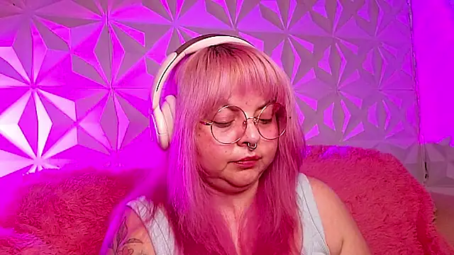 Satyn_doll Chat XXX in diretta