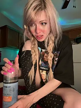 propertyofdaddy élő XXX-chatje