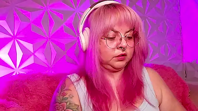 Satyn_doll webkamerás műsora